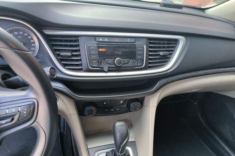 Used Buick GT 2015 18T Dual-Clutch Elite Model Audio And AC Panel