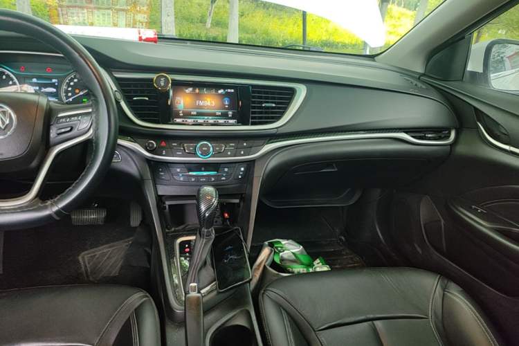 Used Buick GT 2015 15N Automatic Deluxe Edition Audio And AC Panel