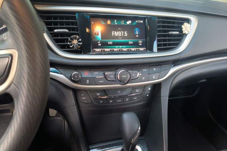 Used Buick GT 2015 15N Automatic Deluxe Edition Audio And AC Panel