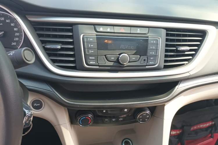 Used Buick GT 2015 15N Manual Elite Edition Audio And AC Panel