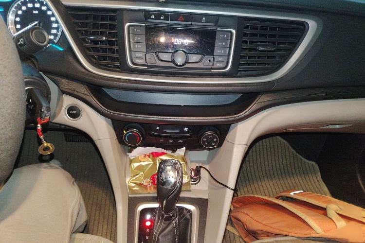 Used Buick GT 2015 15N Automatic Elite Version Audio And AC Panel