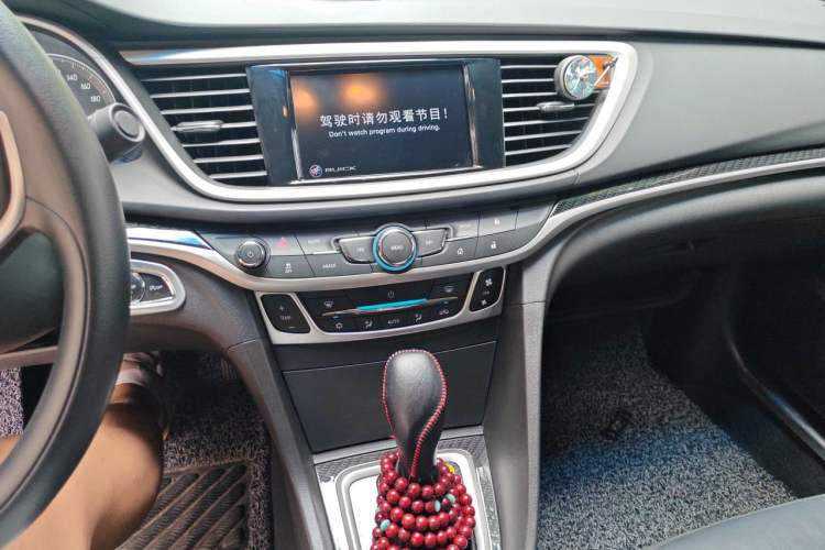 Used Buick GT 2015 15N Automatic Deluxe Edition Audio And AC Panel