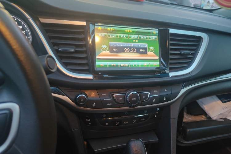 Used Buick GT 2015 15N Automatic Deluxe Edition Audio And AC Panel