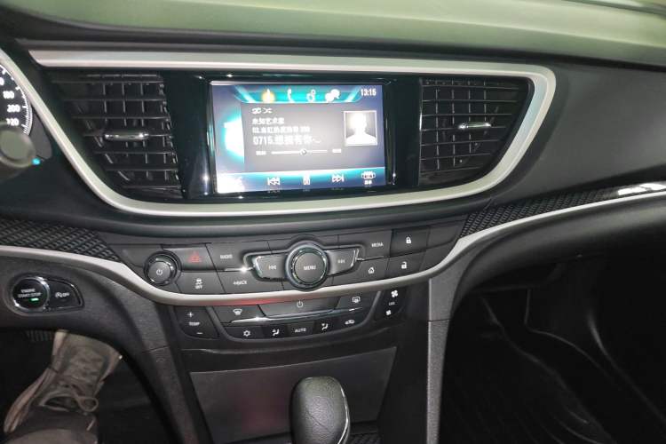 Used Buick GT 2015 15N Automatic Deluxe Edition Audio And AC Panel