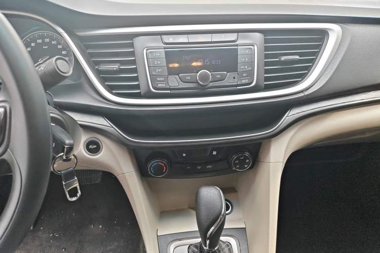 Used Buick GT 2015 15N Automatic Elite Version Audio And AC Panel