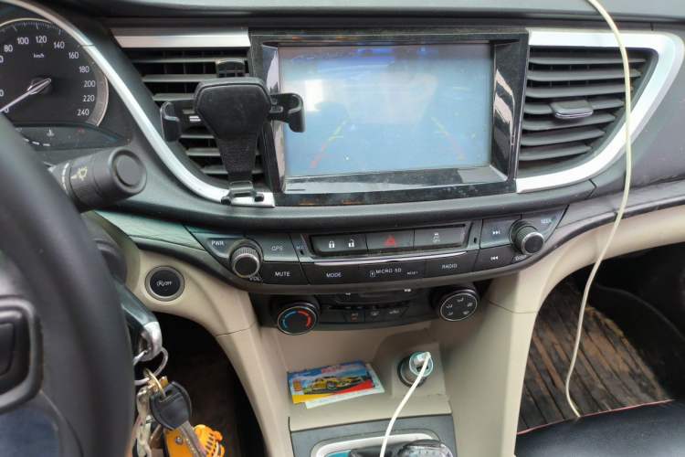 Used Buick GT 2015 15N Automatic Elite Version Audio And AC Panel