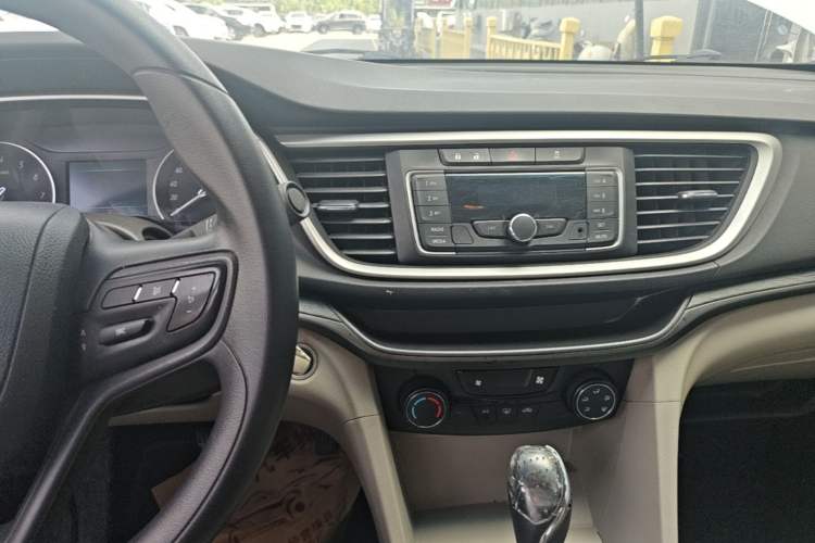 Used Buick GT 2015 15N Automatic Elite Version Audio And AC Panel