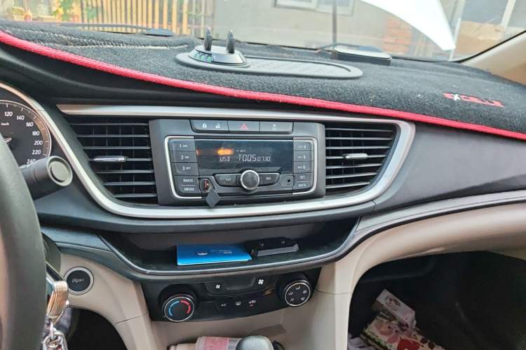 Used Buick GT 2015 15N Automatic Elite Version Audio And AC Panel