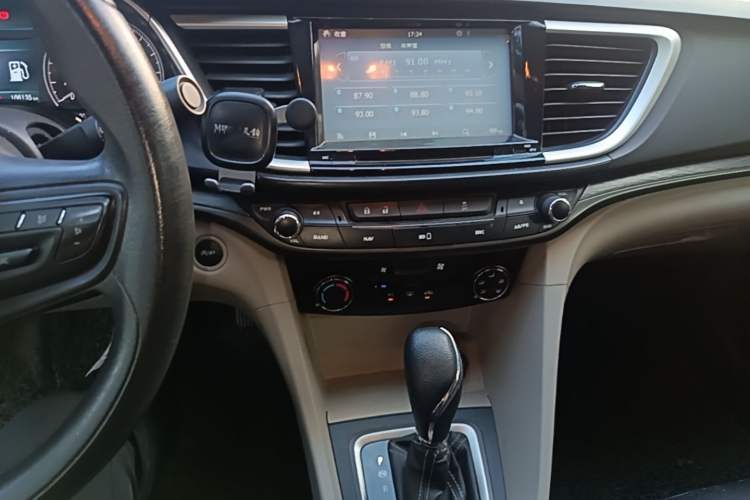 Used Buick GT 2015 15N Automatic Elite Version Audio And AC Panel
