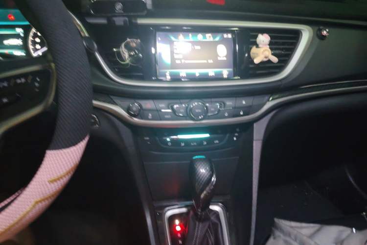 Used Buick GT 2015 15N Automatic Deluxe Edition Audio And AC Panel