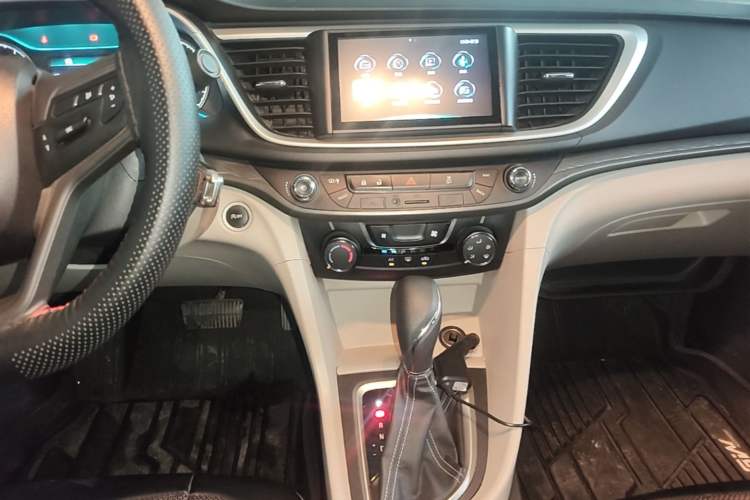 Used Buick GT 2015 15N Automatic Elite Version Audio And AC Panel