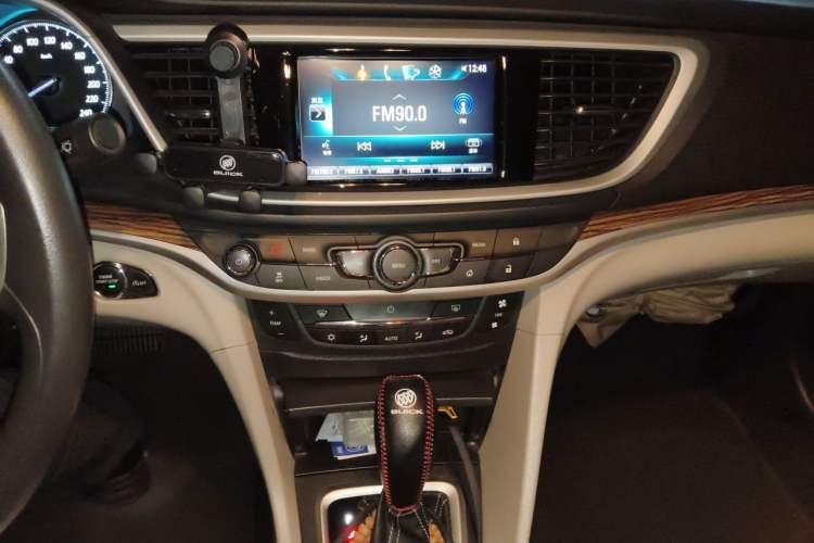 Used Buick GT 2015 15N Automatic Deluxe Edition Audio And AC Panel