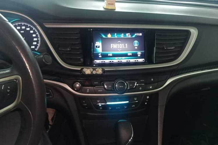 Used Buick GT 2015 15N Automatic Deluxe Edition Audio And AC Panel