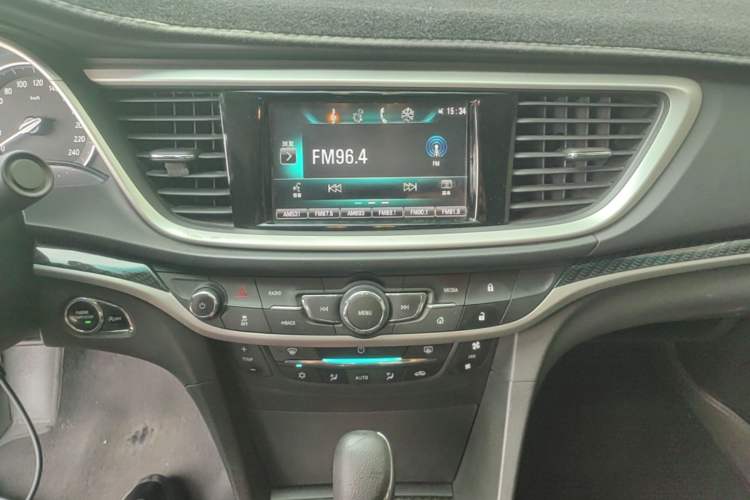 Used Buick GT 2015 15N Automatic Deluxe Edition Audio And AC Panel