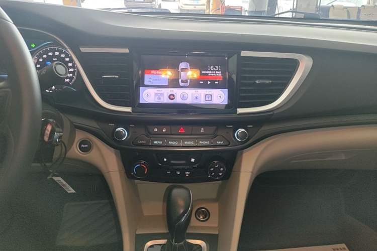 Used Buick GT 2015 15N Automatic Elite Version Audio And AC Panel