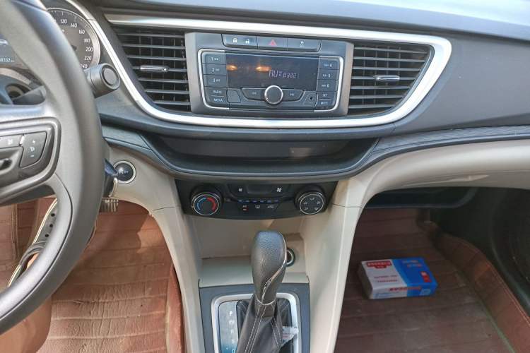 Used Buick GT 2015 15N Automatic Elite Version Audio And AC Panel