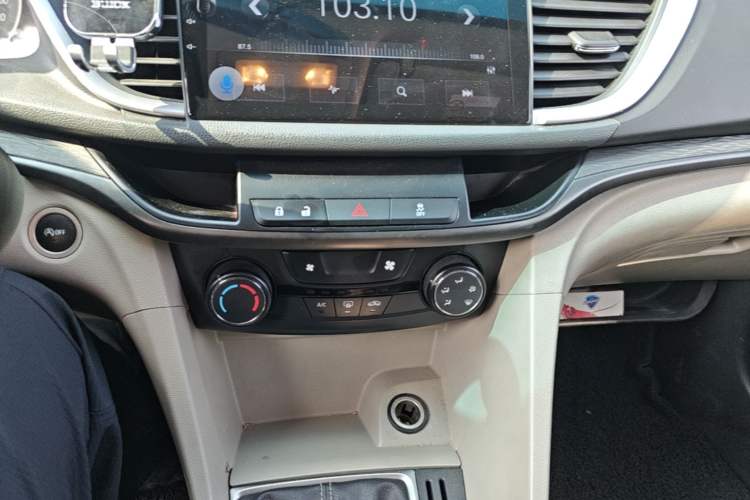 Used Buick GT 2015 15N Manual Elite Edition Audio And AC Panel