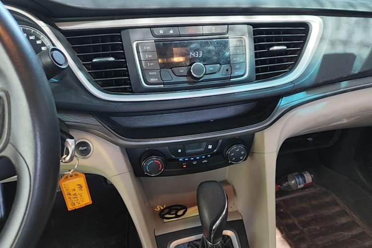 Used Buick GT 2015 15N Automatic Elite Version Audio And AC Panel