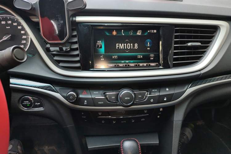 Used Buick GT 2015 15N Automatic Deluxe Edition Audio And AC Panel