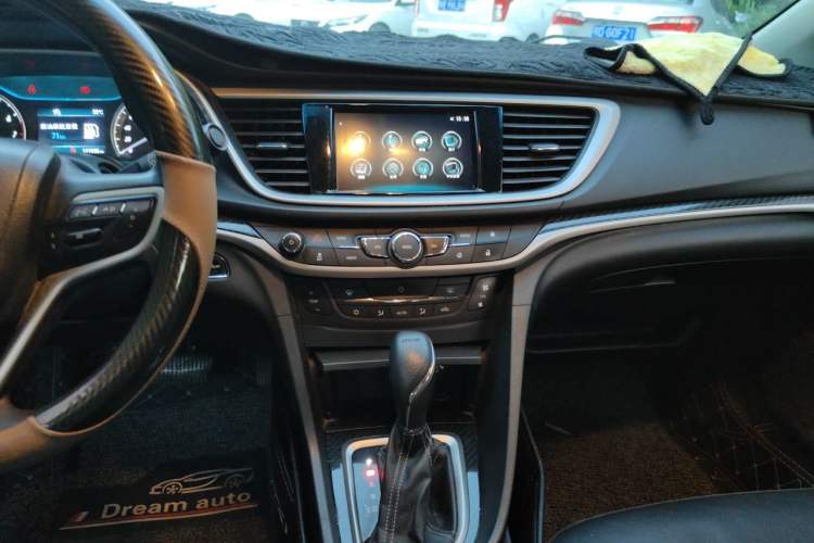 Used Buick GT 2015 18T Dual-Clutch Luxury Model Audio And AC Panel