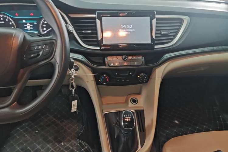 Used Buick GT 2015 15N Manual Elite Edition Audio And AC Panel