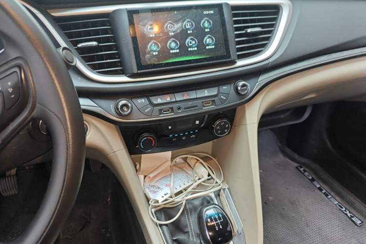 Used Buick GT 2015 15N Manual Elite Edition Audio And AC Panel