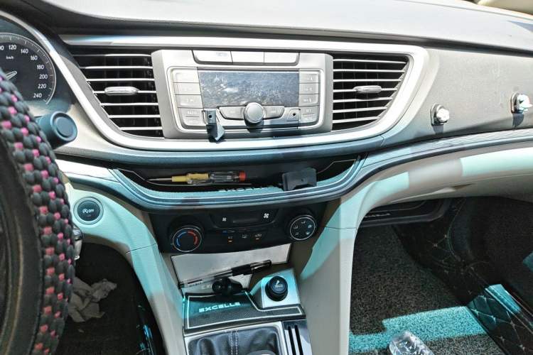 Used Buick GT 2015 15N Manual Elite Edition Audio And AC Panel