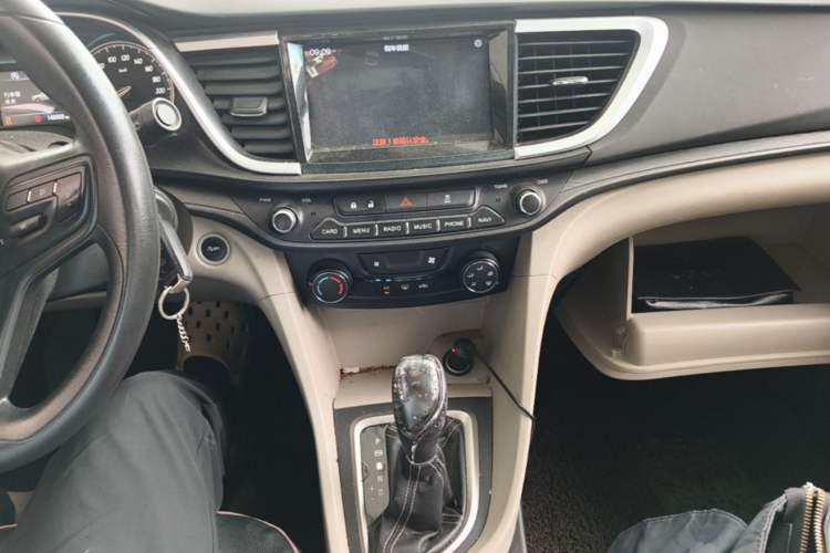 Used Buick GT 2015 15N Automatic Elite Version Audio And AC Panel