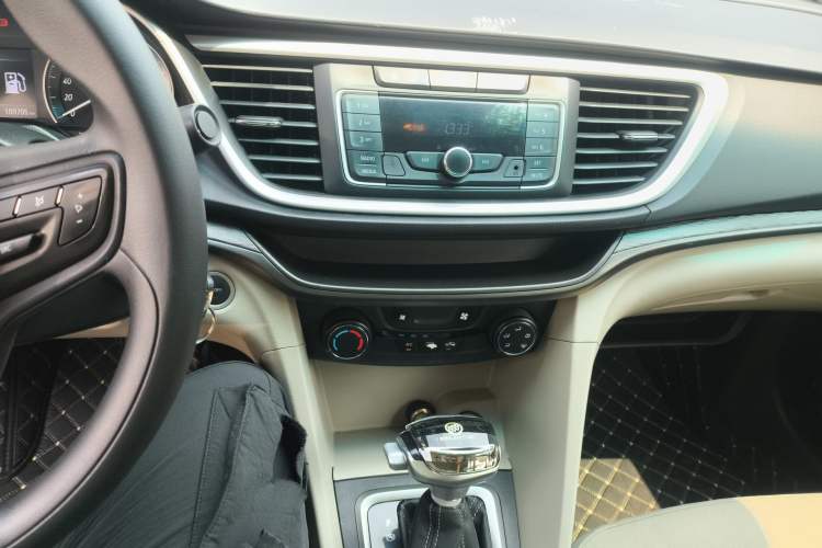 Used Buick GT 2015 15N Automatic Elite Version Audio And AC Panel