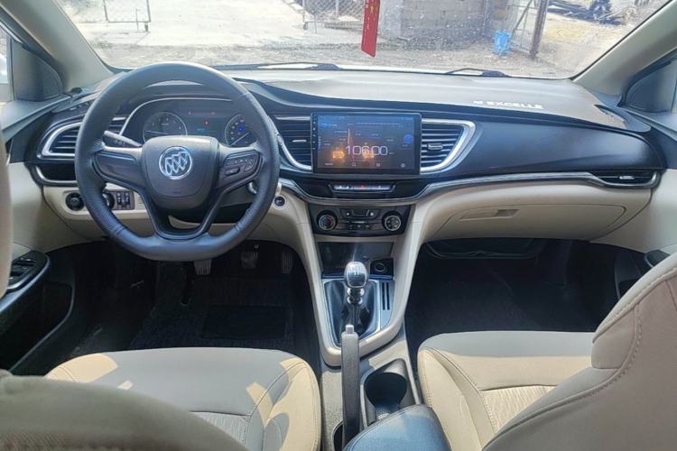 Used Buick GT 2015 15N Manual Entry-Level Trim Center Console