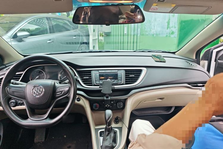 Used Buick GT 2015 15N Automatic Elite Version Center Console