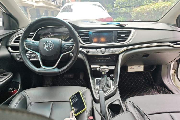 Used Buick GT 2015 15N Automatic Deluxe Edition Center Console
