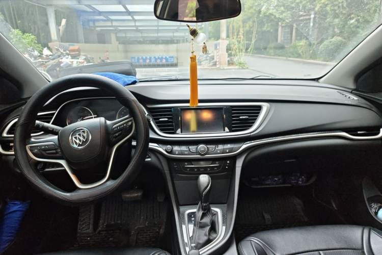 Used Buick GT 2015 18T Dual-Clutch Luxury Model Center Console