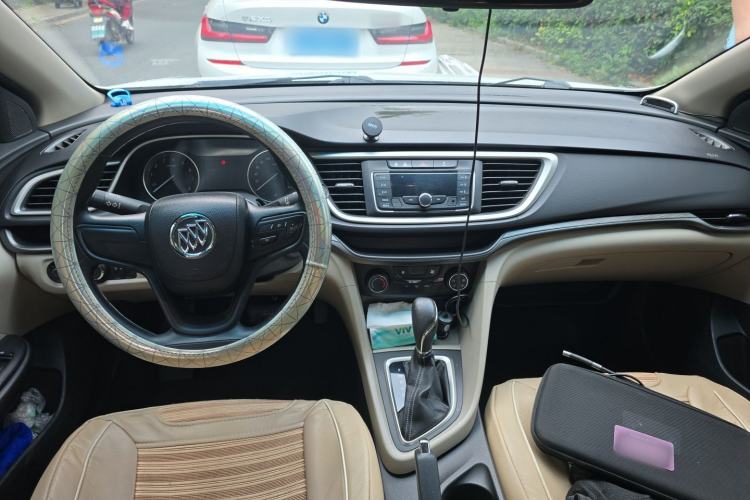 Used Buick GT 2015 15N Automatic Entry-Level Trim Center Console