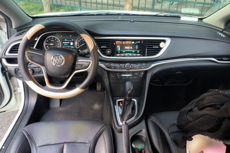 Used Buick GT 2015 15N Automatic Deluxe Edition Center Console