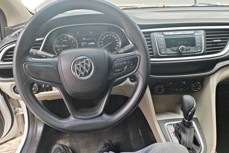 Used Buick GT 2015 15N Automatic Elite Version Center Console