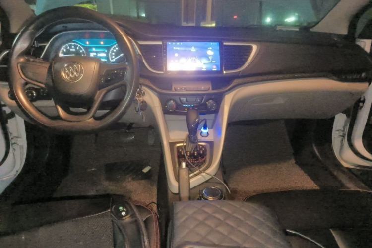 Used Buick GT 2015 15N Automatic Elite Version Center Console