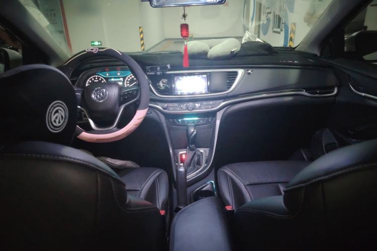 Used Buick GT 2015 15N Automatic Deluxe Edition Center Console