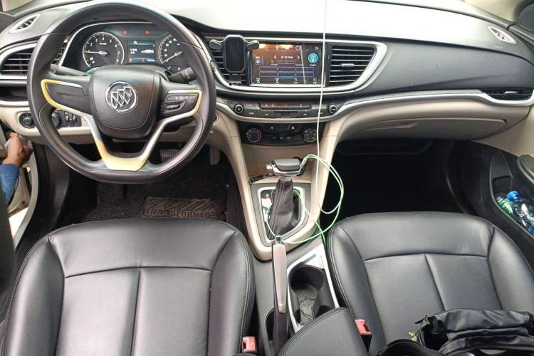 Used Buick GT 2015 18T Dual-Clutch Elite Model Center Console