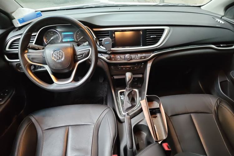 Used Buick GT 2015 15N Automatic Deluxe Edition Center Console