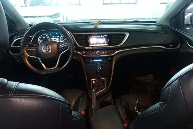 Used Buick GT 2015 15N Automatic Deluxe Edition Center Console