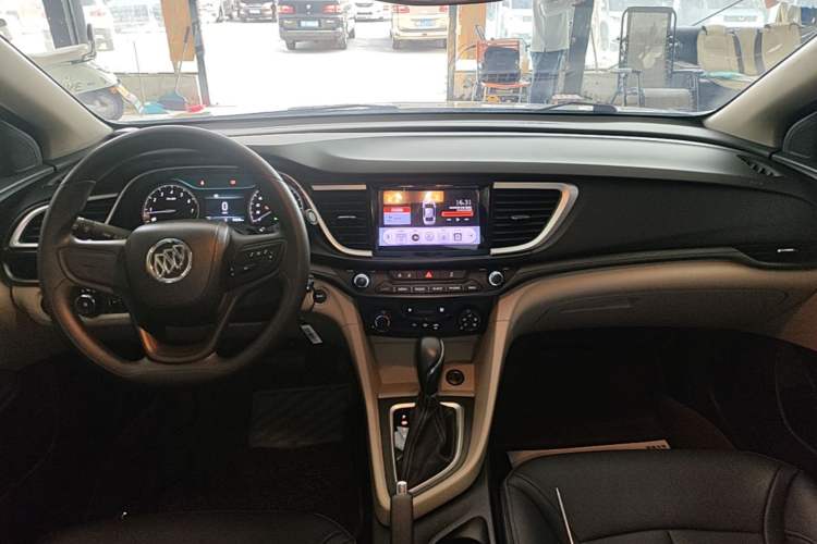 Used Buick GT 2015 15N Automatic Elite Version Center Console