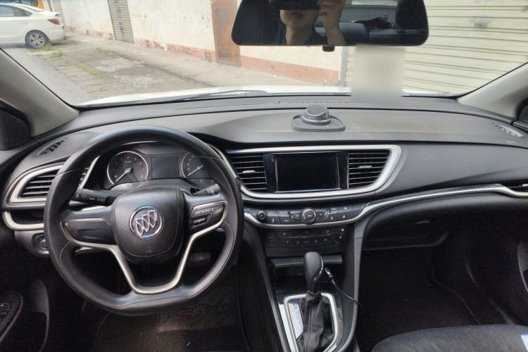 Used Buick GT 2015 15N Automatic Deluxe Edition Center Console