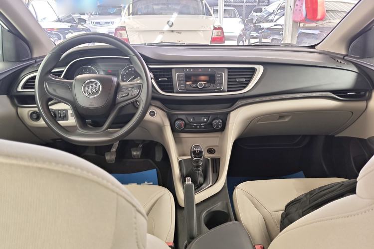 Used Buick GT 2015 15N Manual Entry-Level Trim Center Console