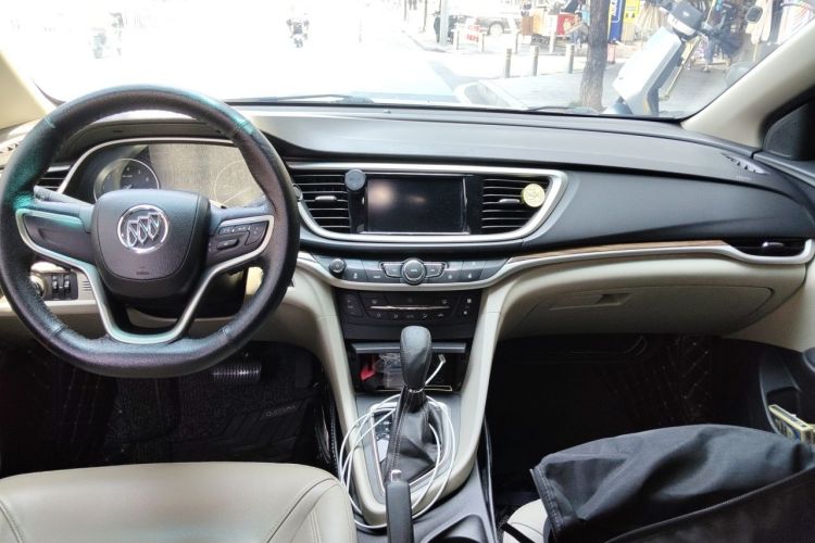 Used Buick GT 2015 15N Automatic Deluxe Edition Center Console