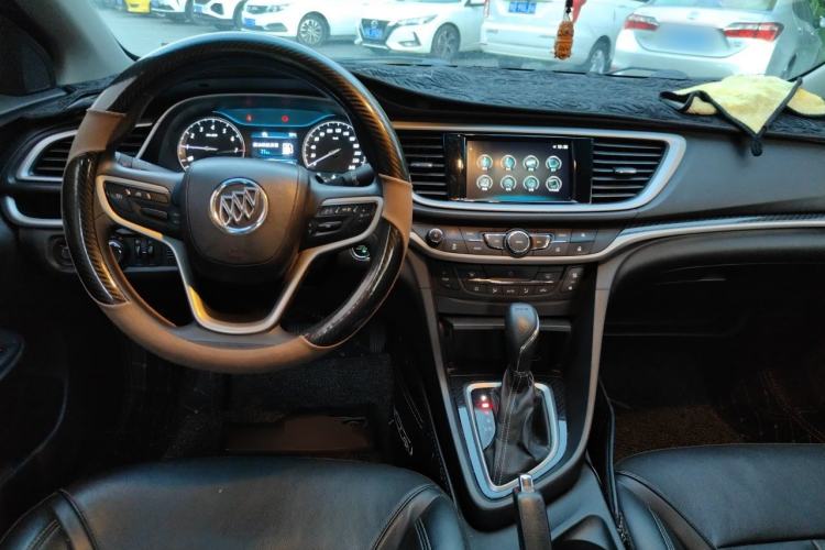 Used Buick GT 2015 18T Dual-Clutch Luxury Model Center Console