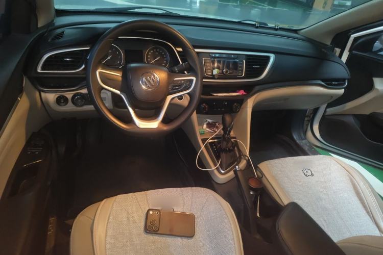 Used Buick GT 2015 15N Automatic Elite Version Center Console