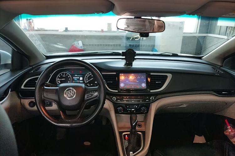Used Buick GT 2015 15N Automatic Elite Version Center Console