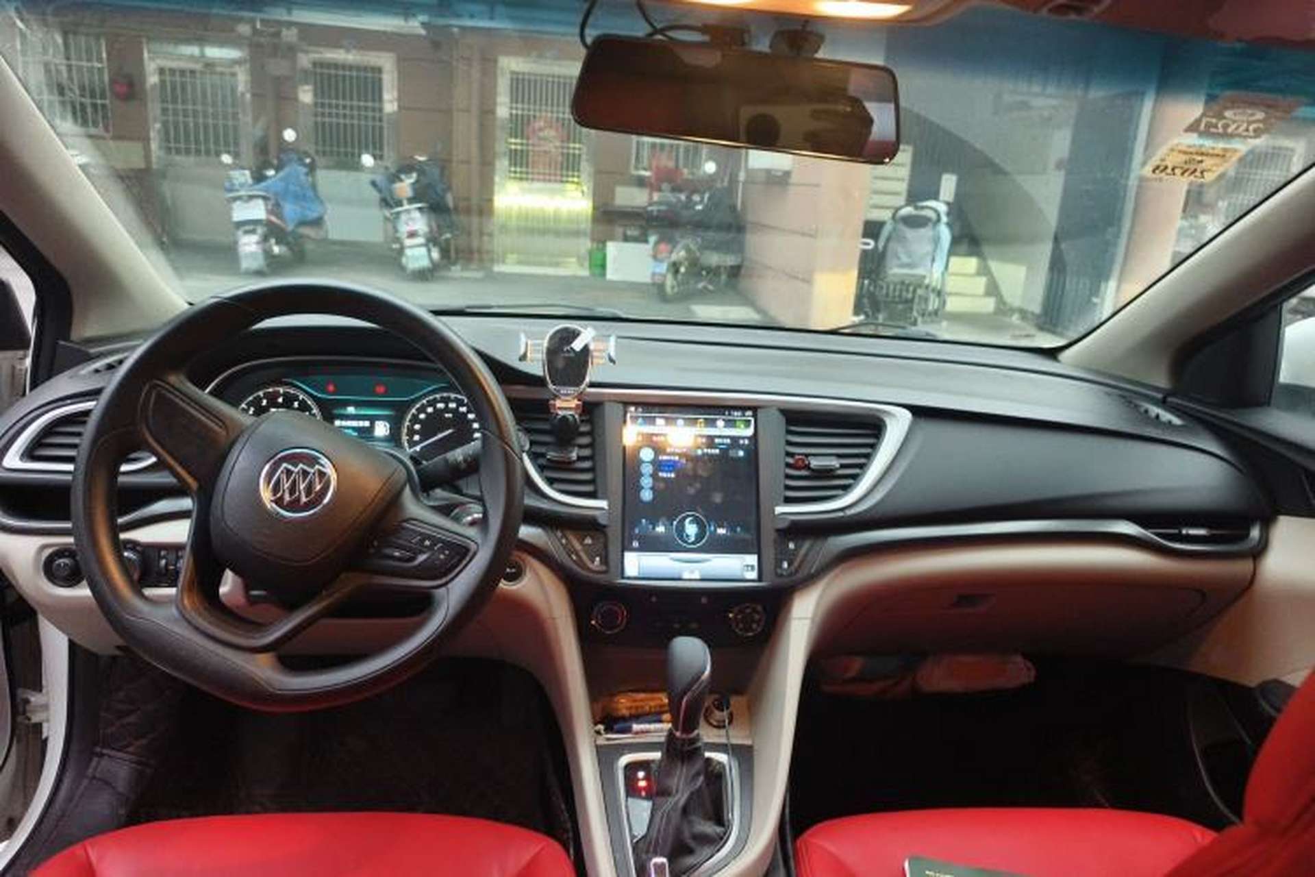 Used Buick GT 2015 15N Automatic Elite Version Center Console