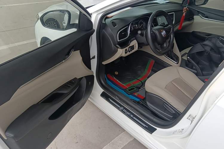 Used Buick GT 2015 15N Automatic Elite Version Driver Seat